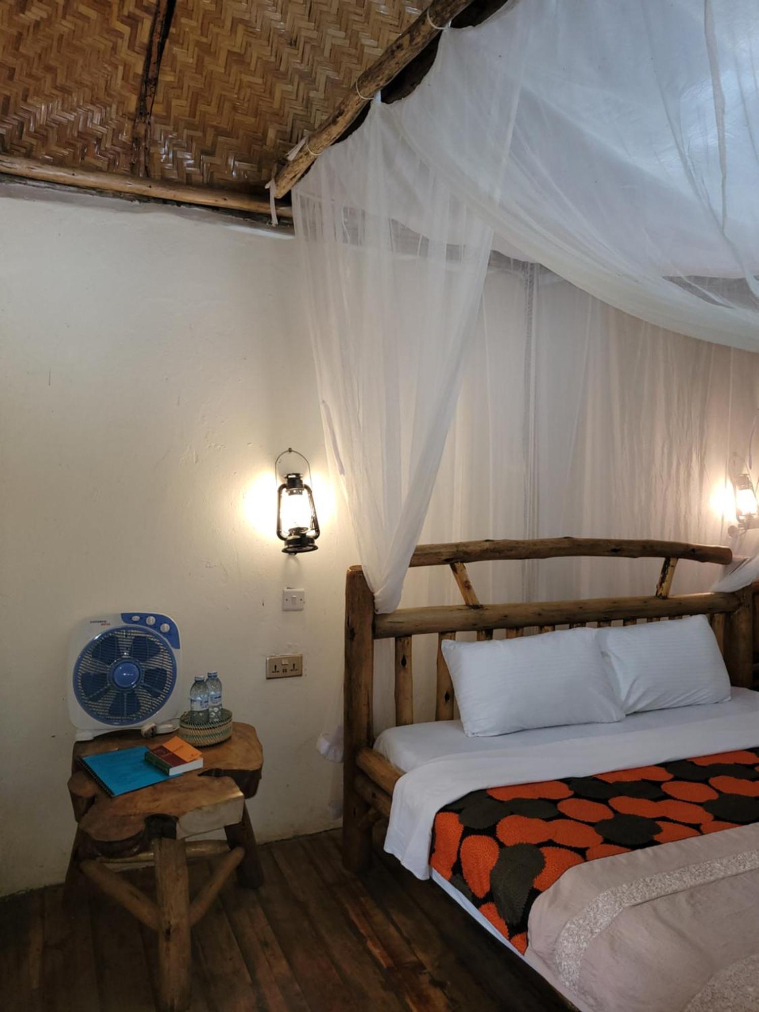 Katunguru Songbird Safari Lodge & Campsite מראה חיצוני תמונה