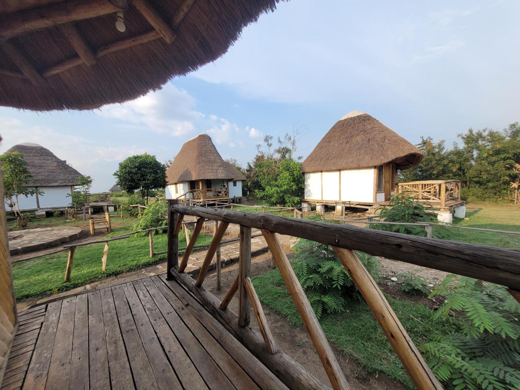 Katunguru Songbird Safari Lodge & Campsite מראה חיצוני תמונה