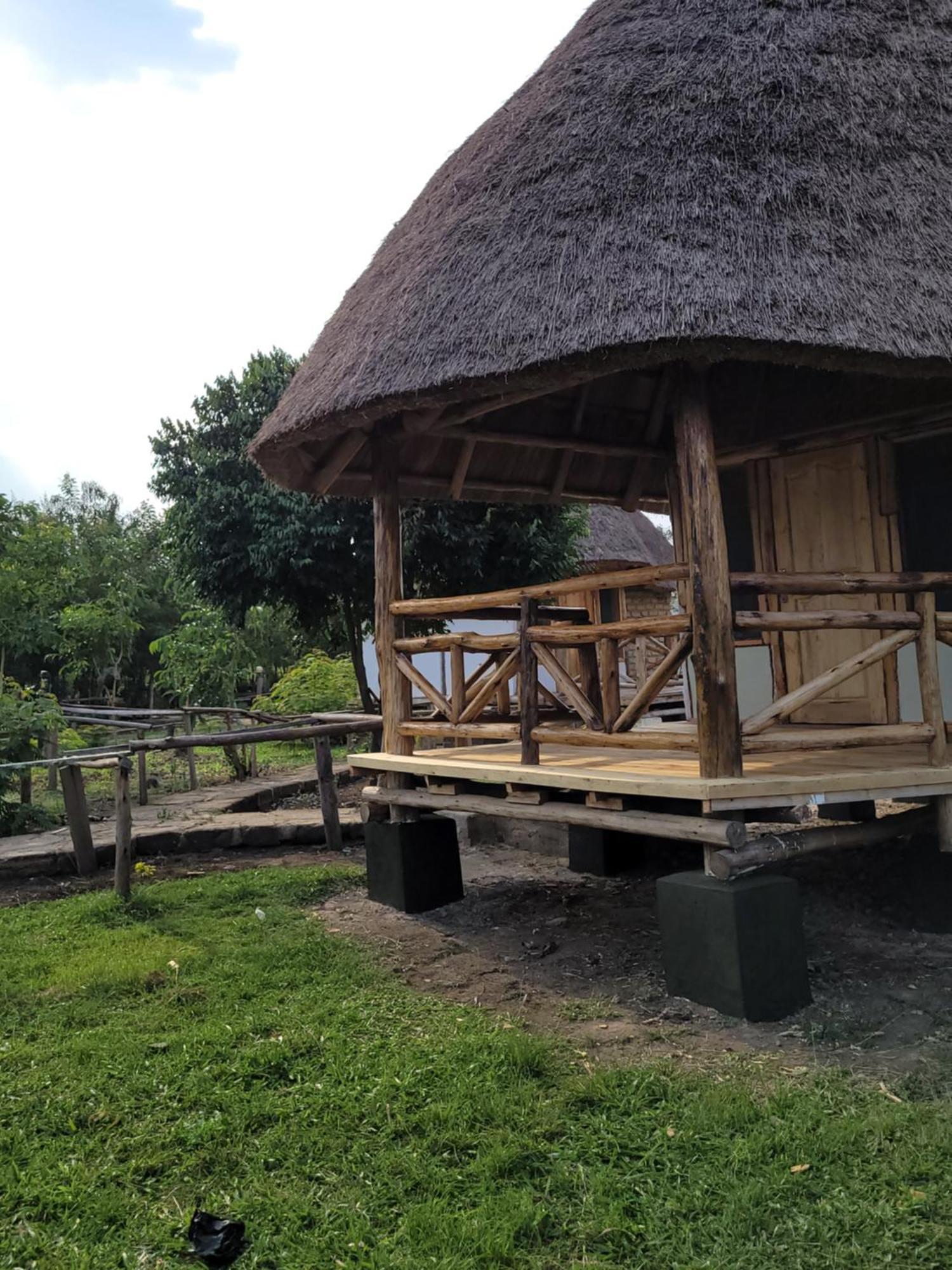 Katunguru Songbird Safari Lodge & Campsite מראה חיצוני תמונה