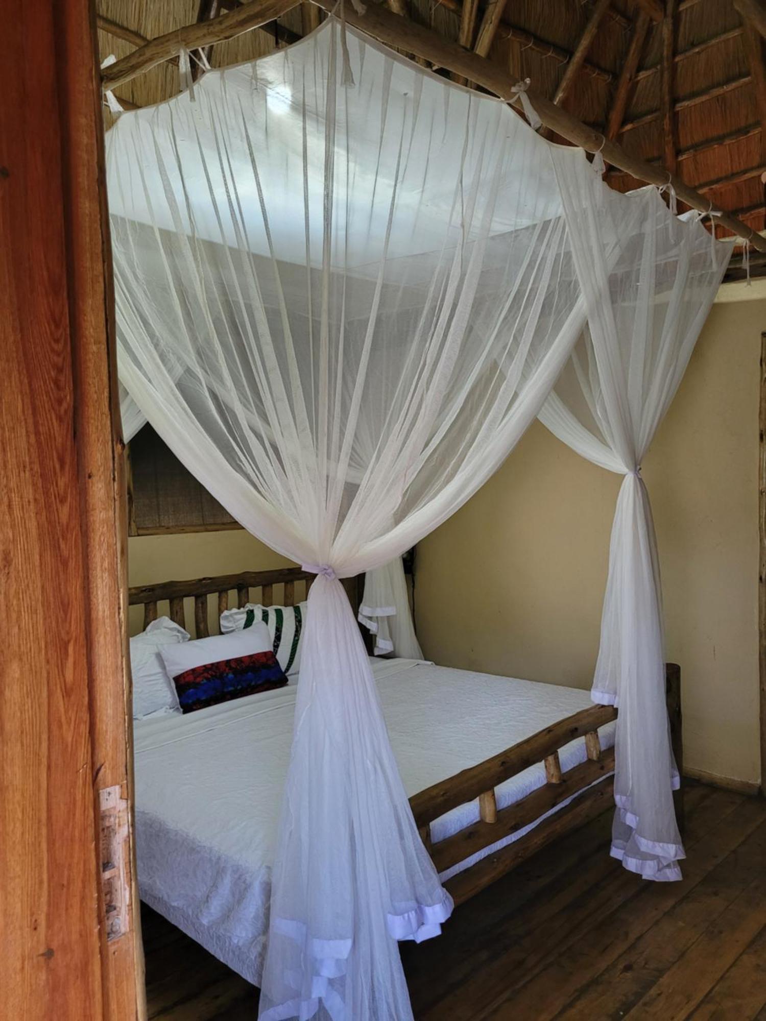 Katunguru Songbird Safari Lodge & Campsite מראה חיצוני תמונה
